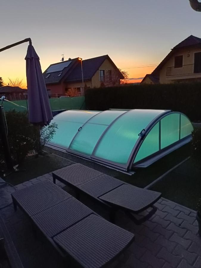 Relaxklub Villa S Wellness Tremosna Buitenkant foto